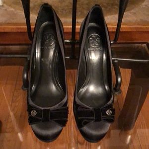 Tory Burch Shoes - 🎉CLOSET CLEAR OUT SALE🎉 TORY BURCH BLACK SHOES Tory Burch Shoes - 🎉CLOSET CLEAR OUT SALE🎉 TORY BURCH BLACK SHOES